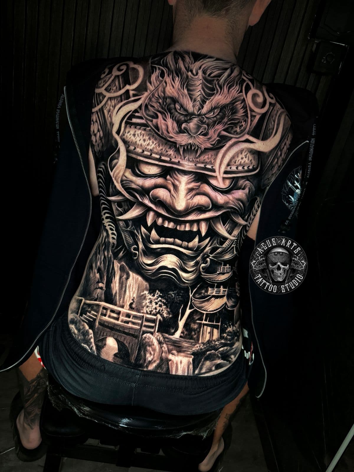 Tribal pattern tattoo on leg